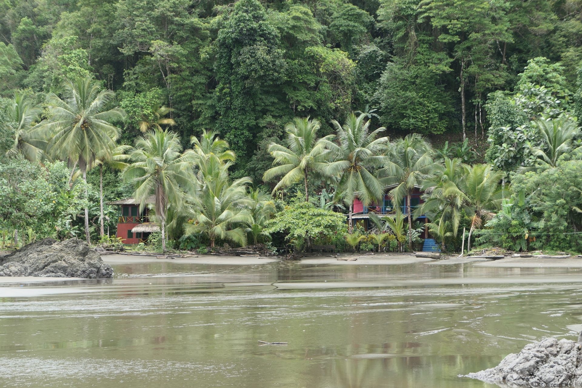 cote-pacifique-jungle-plage-colombie