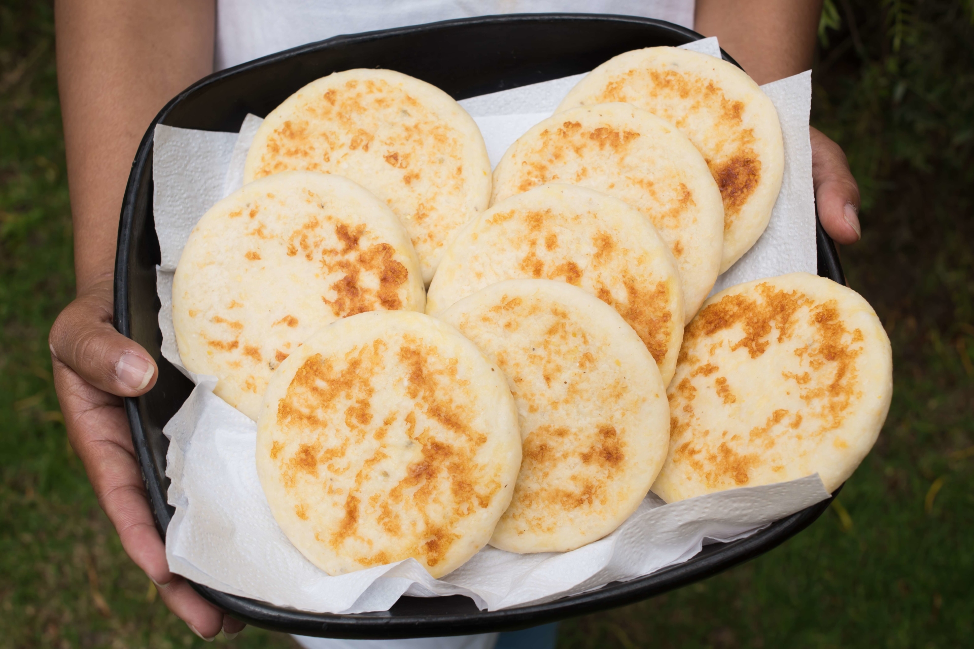 cuisine-colombienne-arepa