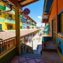 maisons-colorées-village-guatape-colombie