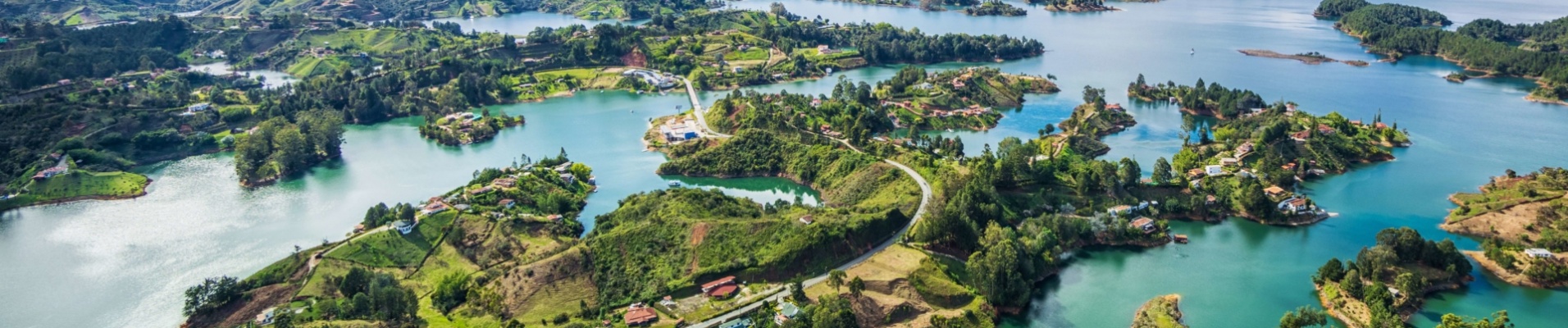 vue-lac-panoramique-penol-guatape-colombie